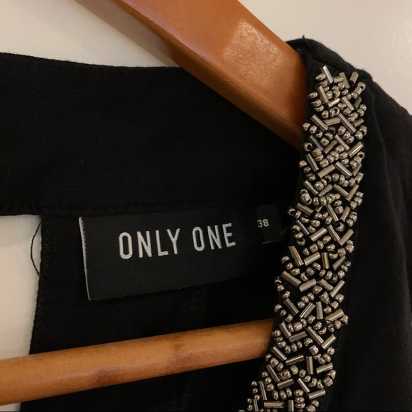 Top with beaded neck - Picture 3 of 3